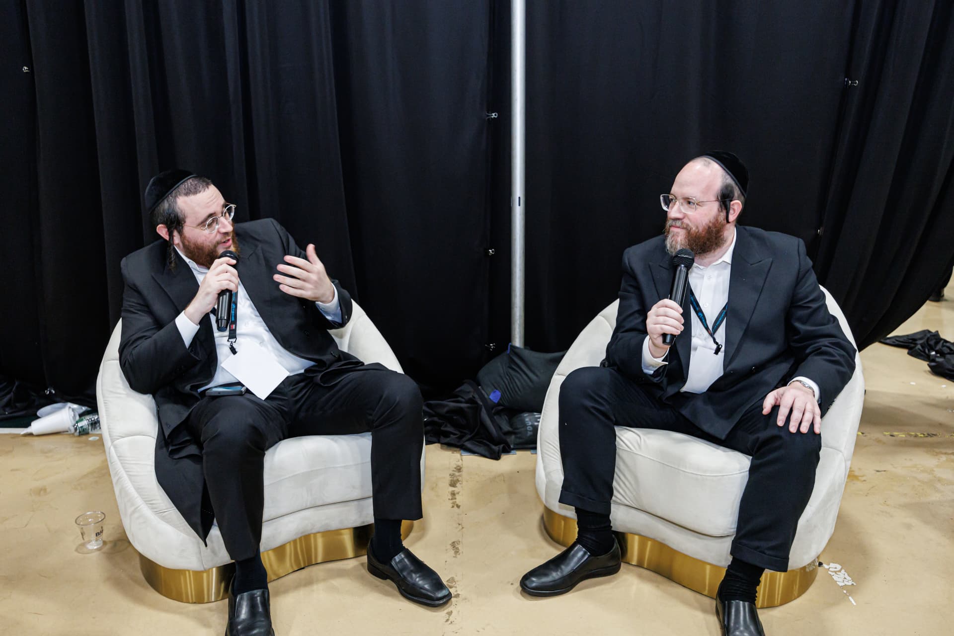 Skver Expo speakers in conversation